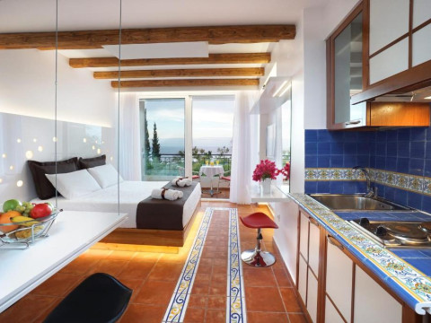 Felix Residence