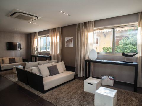 FERRO HOTEL