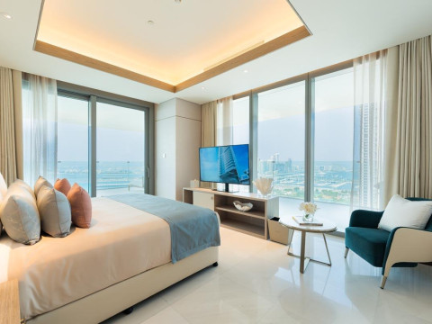 FIVE LUXE