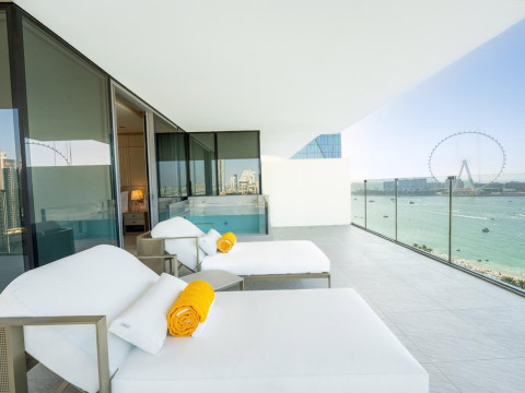 FIVE LUXE