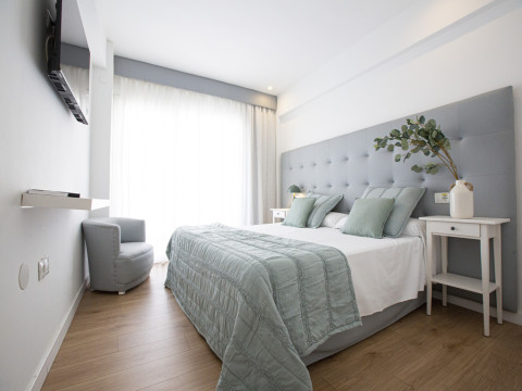 Fleming Playa Poniente by Punta 25