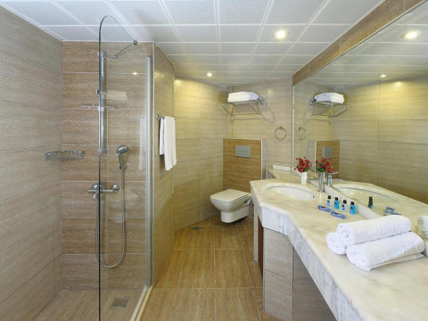 FORTUNA BEACH HOTEL