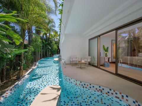 Four Seasons Hotel