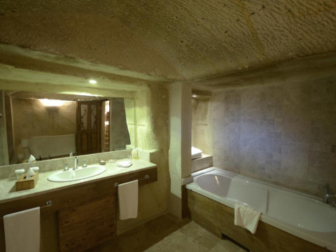 Fresco Cave Suites
