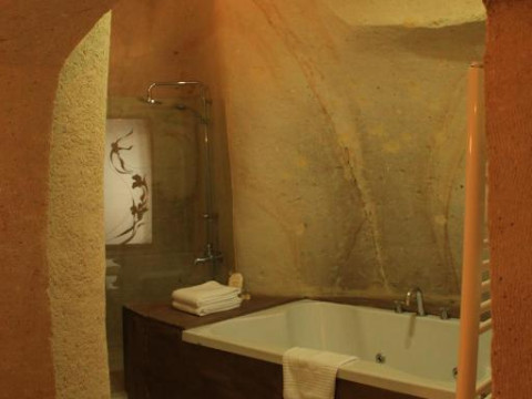 Fresco Cave Suites