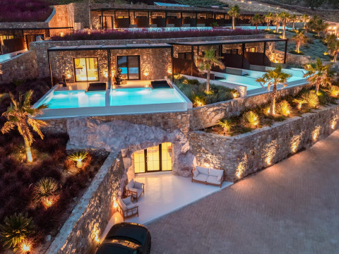 Ftelia Black Villas