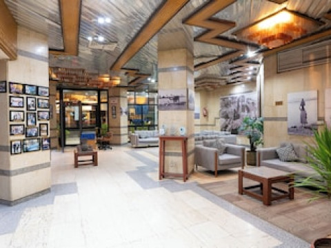 GADDIS HOTEL SUITES AND APARTMENTS