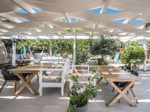 GEORGIAS GARDEN HOTEL