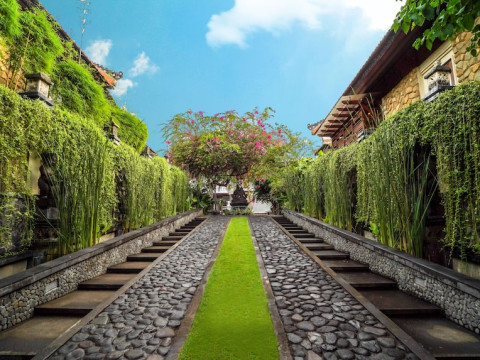 Giri Bhagawan Villas & Spa