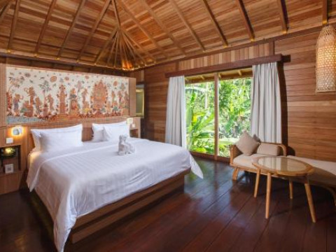 Giriwood Hotel & Villa