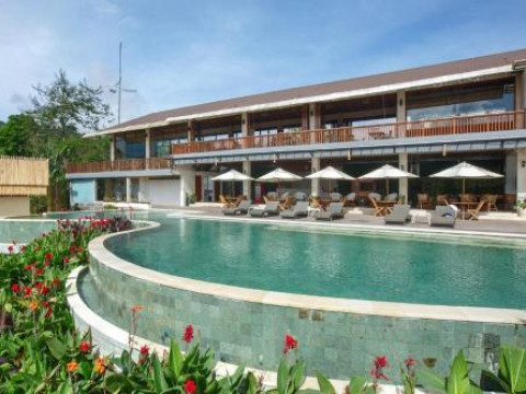 Giriwood Hotel & Villa