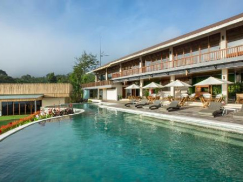 Giriwood Hotel & Villa