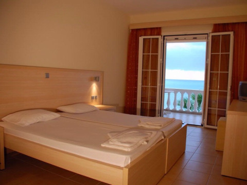 Gloria Maris Hotel