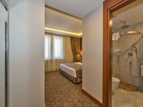 GLORIOUS HOTEL