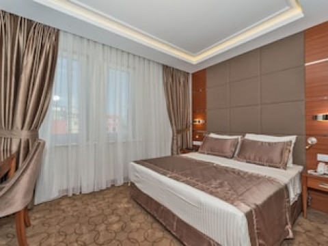 GLORIOUS HOTEL