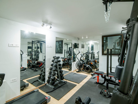 GM Exclusive Luxury Suites And SPA