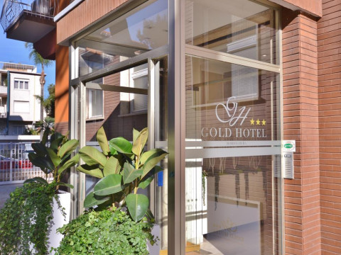 Gold Hotel