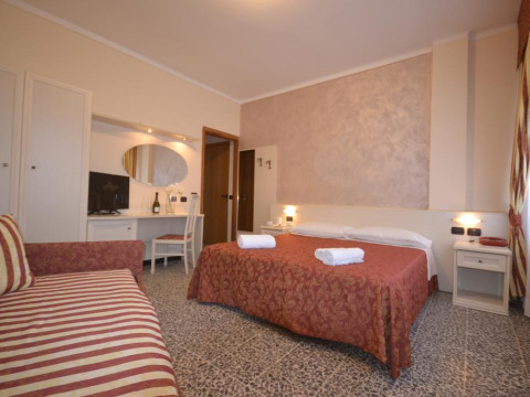 Gold Hotel