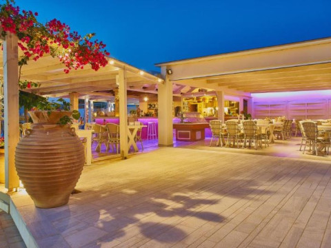 GOLDEN BAY HOTEL