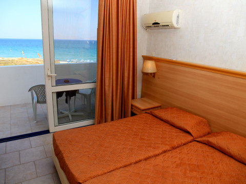 VRISSIANA BEACH 