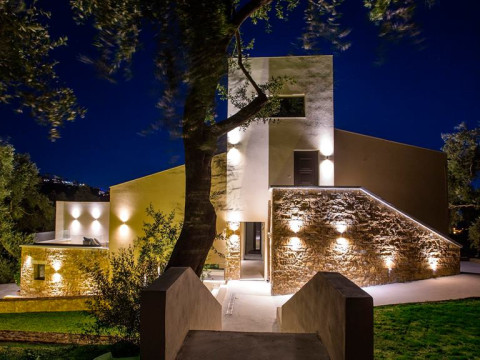 Golden Bay Suites & Maisonettes