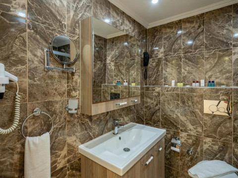 Golden Beach Resort & Spa
