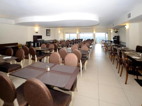 GOLDEN BEACH HOTEL