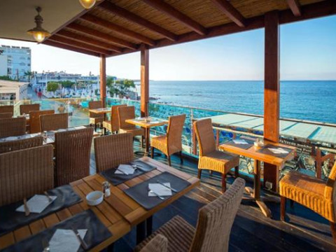 GOLDEN BEACH HOTEL