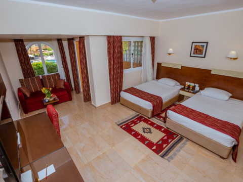 GOLDEN BEACH RESORT