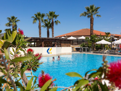 Golden Coast Hotel and Bungalows
