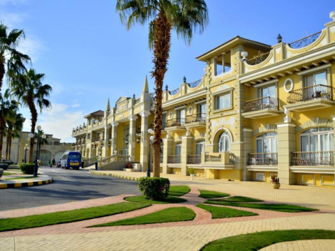 Golden Crown - Levin Iglut