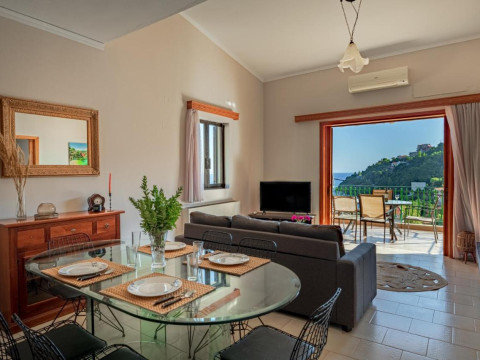 Golden Flowers Apartment