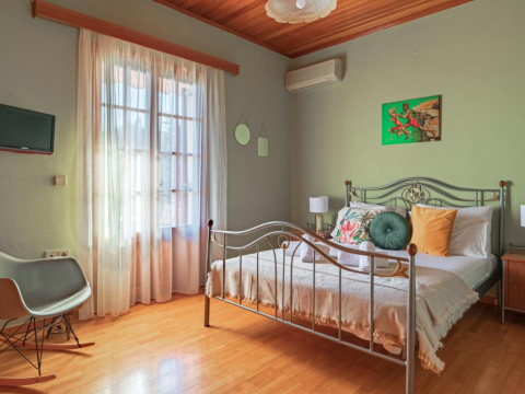 Golden Flowers Apartment