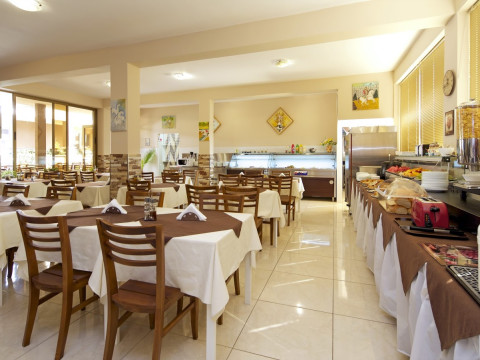 GOLDEN INA HOTEL