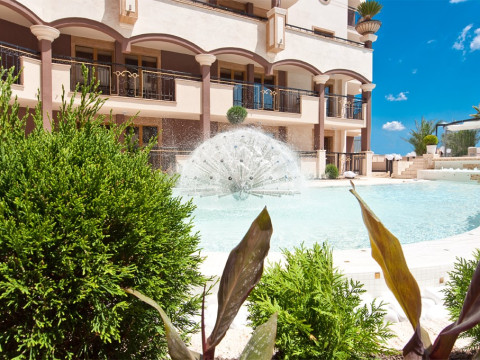 GOLDEN INA HOTEL