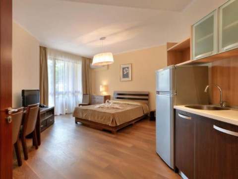 GOLDEN LINE HOTEL