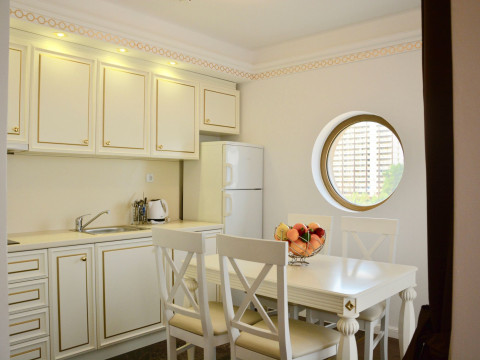 GOLDEN RAINBOW VIP RESIDENCE