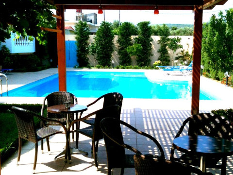 GOLDEN ROSE SUITES