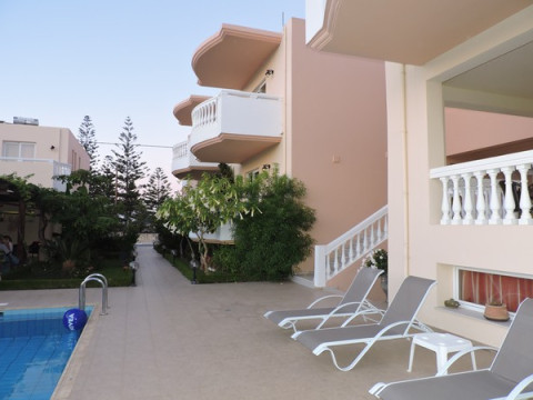 GOLDEN ROSE SUITES