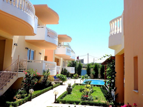 GOLDEN ROSE SUITES