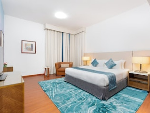 GOLDEN SANDS HOTEL & RESIDENCES