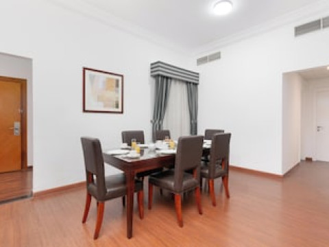GOLDEN SANDS HOTEL & RESIDENCES