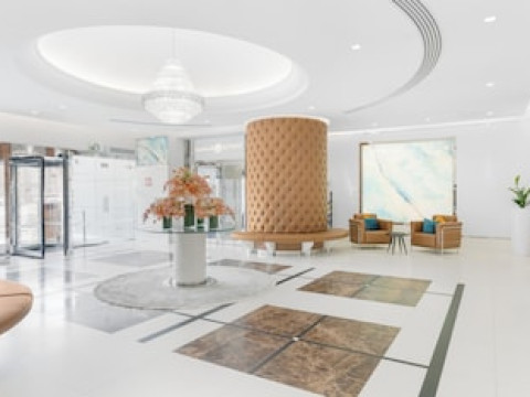 GOLDEN SANDS HOTEL & RESIDENCES