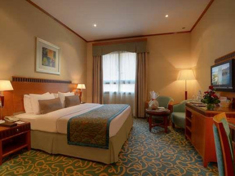 GOLDEN TULIP MEDIA HOTEL