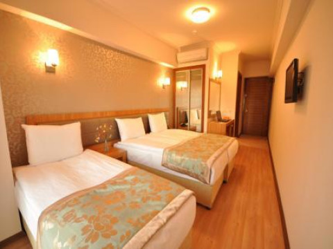 GRAND ANZAC HOTEL