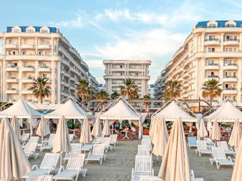 Grand Blue Fafa Resort & SPA