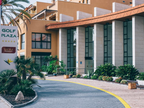 Grand Muthu Golf Plaza