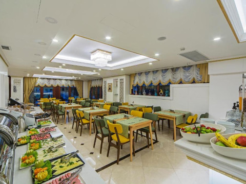 Grand Naki Hotel