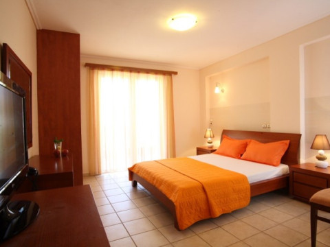 Grand Nefeli Hotel