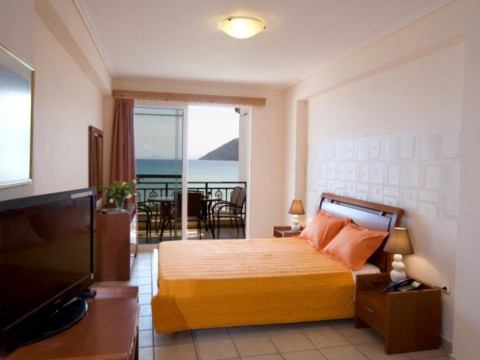 Grand Nefeli Hotel